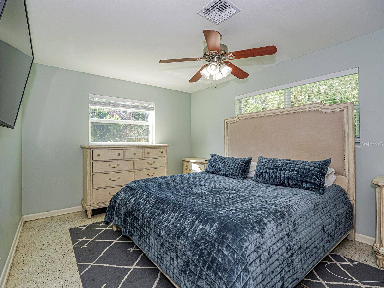 2755 6TH PLACE, Vero Beach, FL 32968 2755 6TH PLACE, Vero Beach, FL 32968