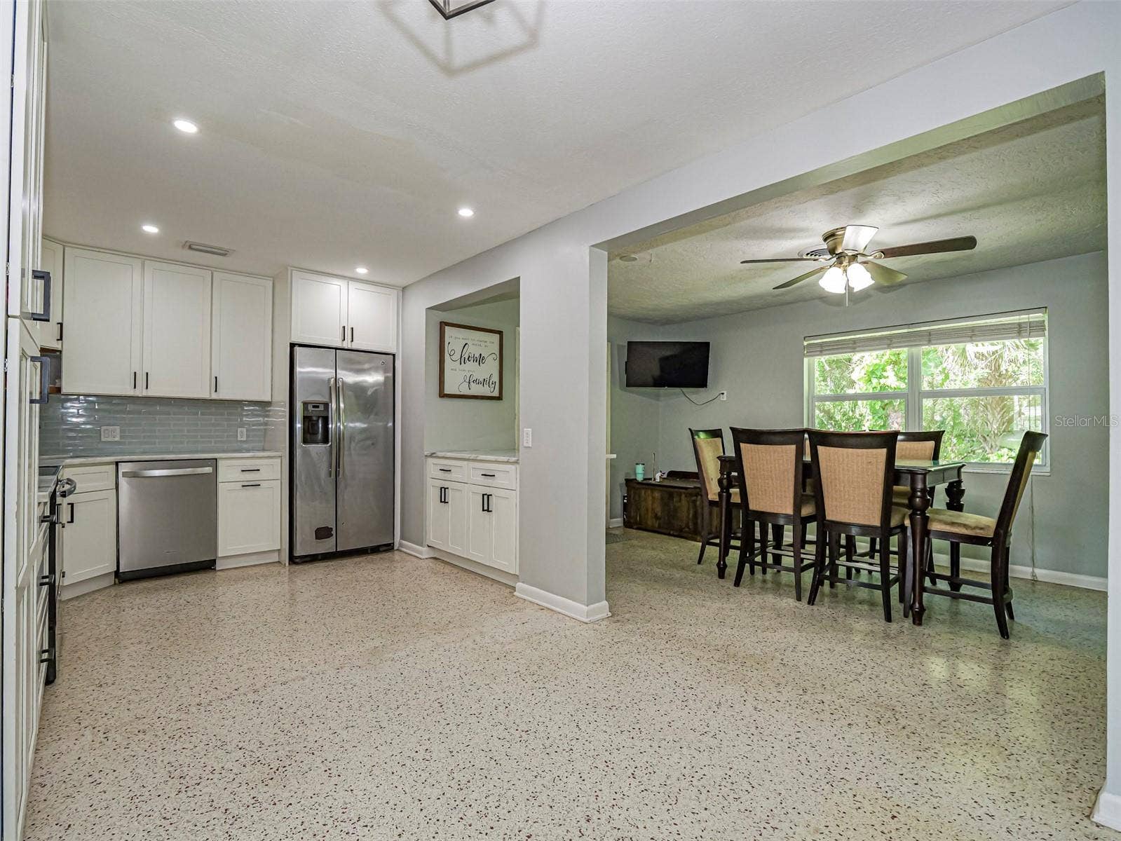 2755 6TH PLACE, Vero Beach, FL 32968 2755 6TH PLACE, Vero Beach, FL 32968