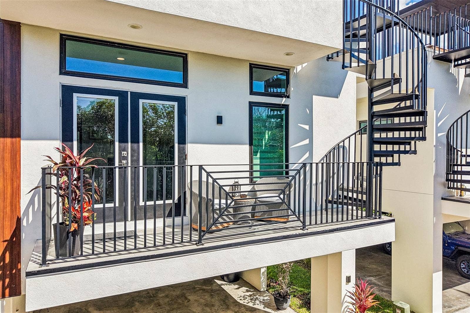 8625 5TH STREET N, St Petersburg, FL 33702 8625 5TH STREET N, St Petersburg, FL 33702