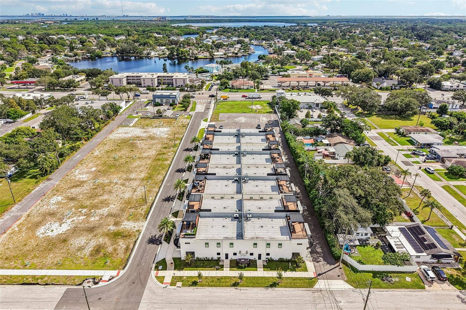 8625 5TH STREET N, St Petersburg, FL 33702 8625 5TH STREET N, St Petersburg, FL 33702