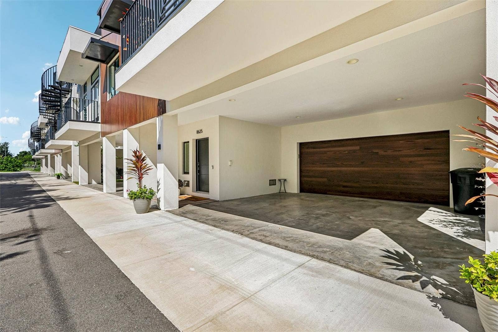 8625 5TH STREET N, St Petersburg, FL 33702 8625 5TH STREET N, St Petersburg, FL 33702