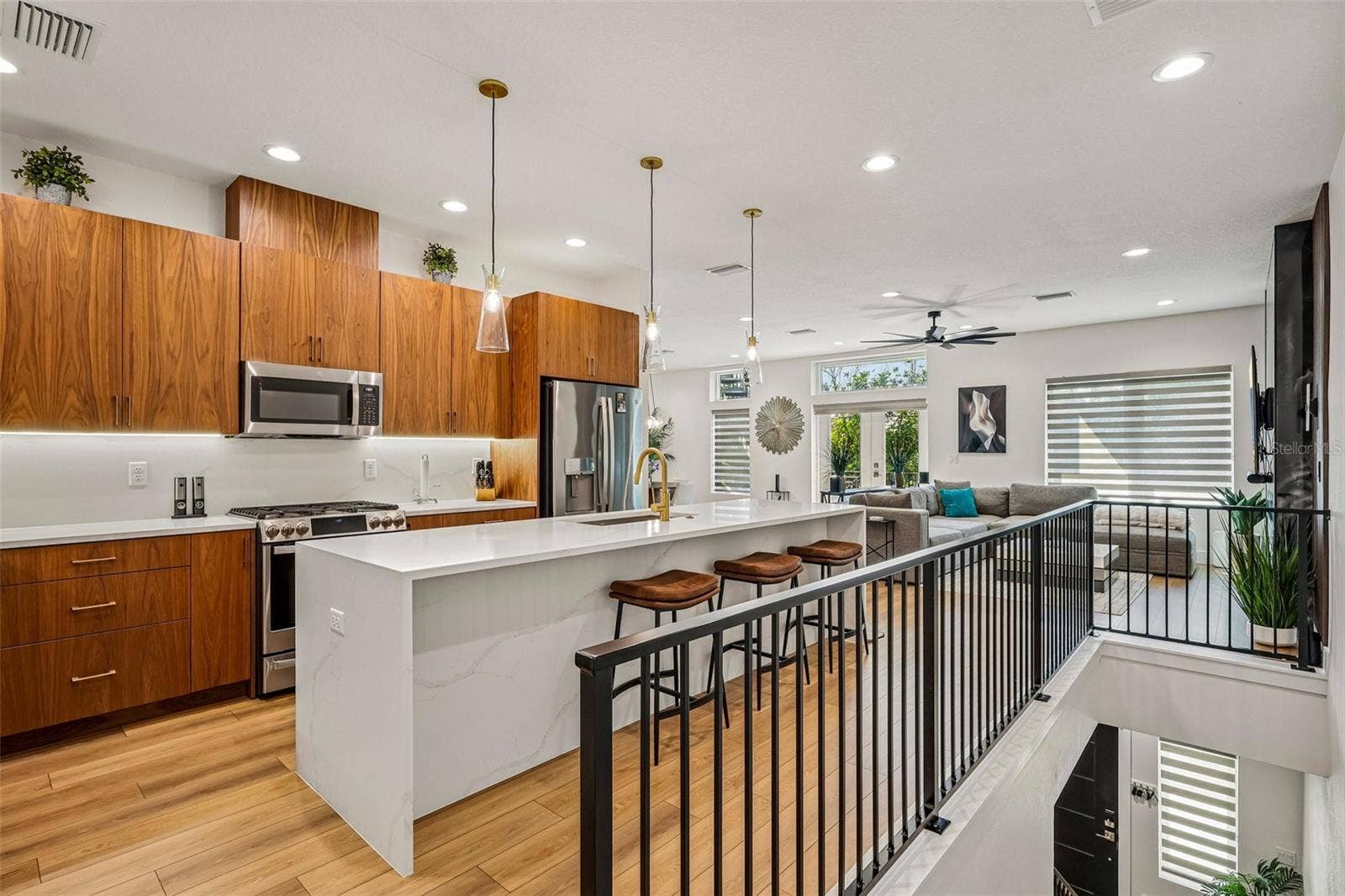 8625 5TH STREET N, St Petersburg, FL 33702 8625 5TH STREET N, St Petersburg, FL 33702