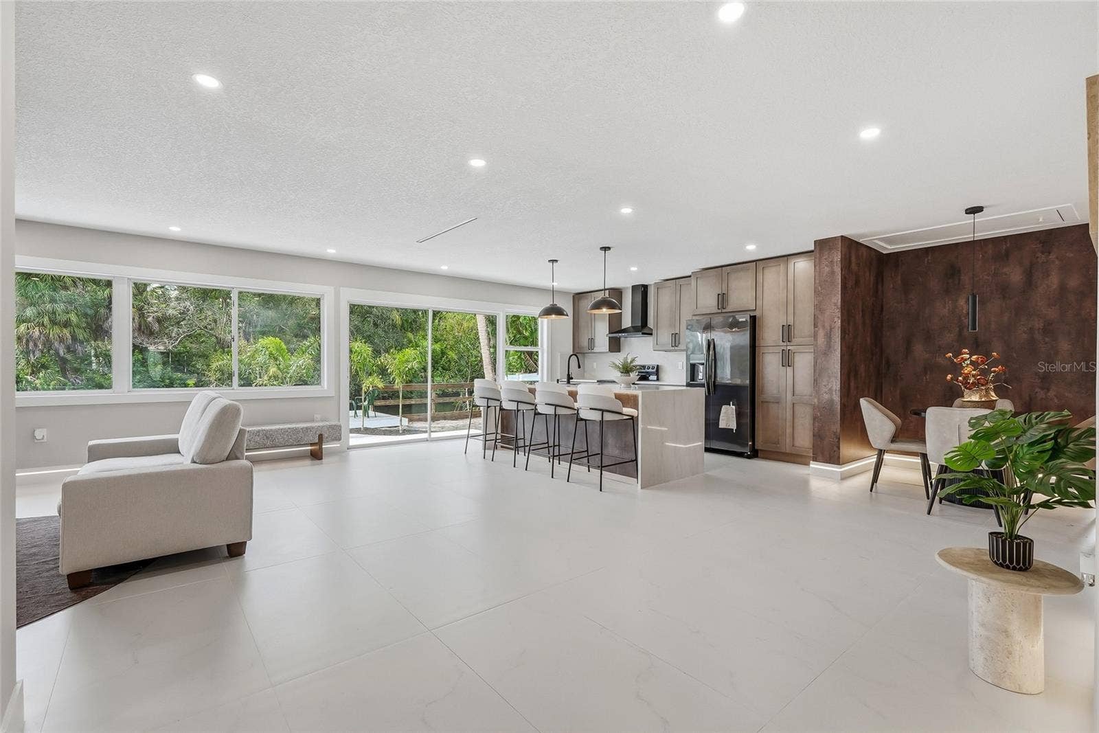 8605 JACKSON SPRINGS ROAD, Tampa, FL 33615