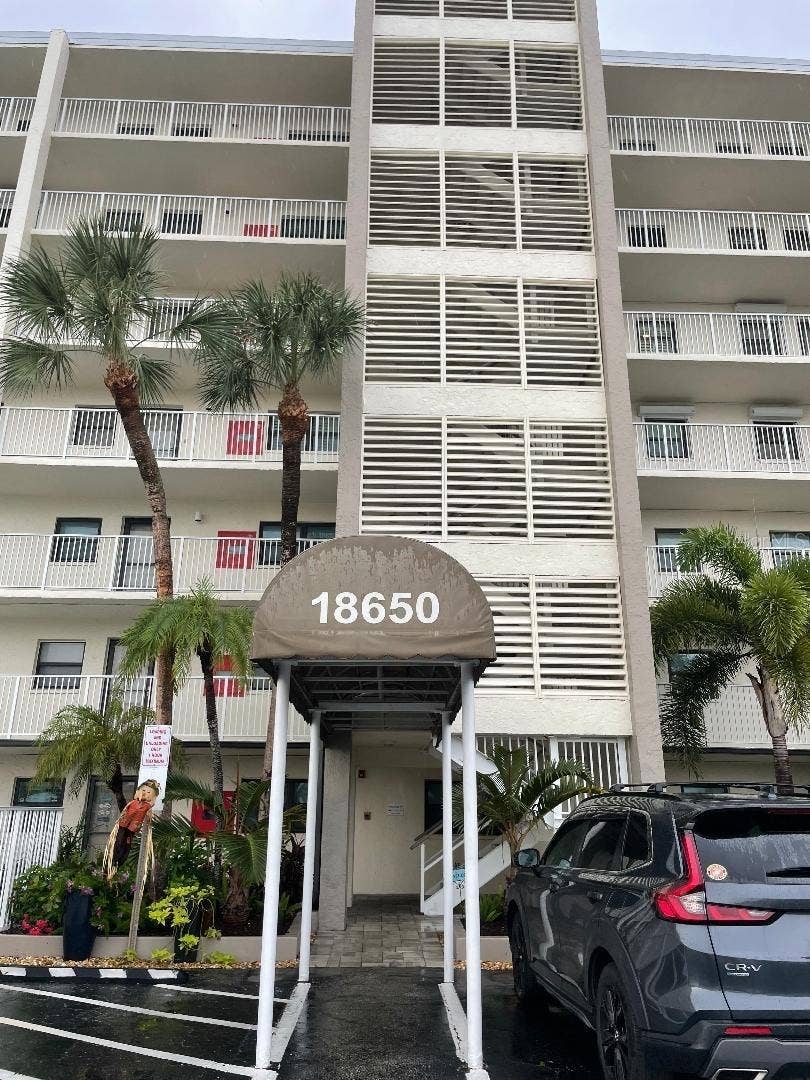 18650 GULF BOULEVARD, #304, Indian Shores, FL 33785 18650 GULF BOULEVARD, #304, Indian Shores, FL 33785