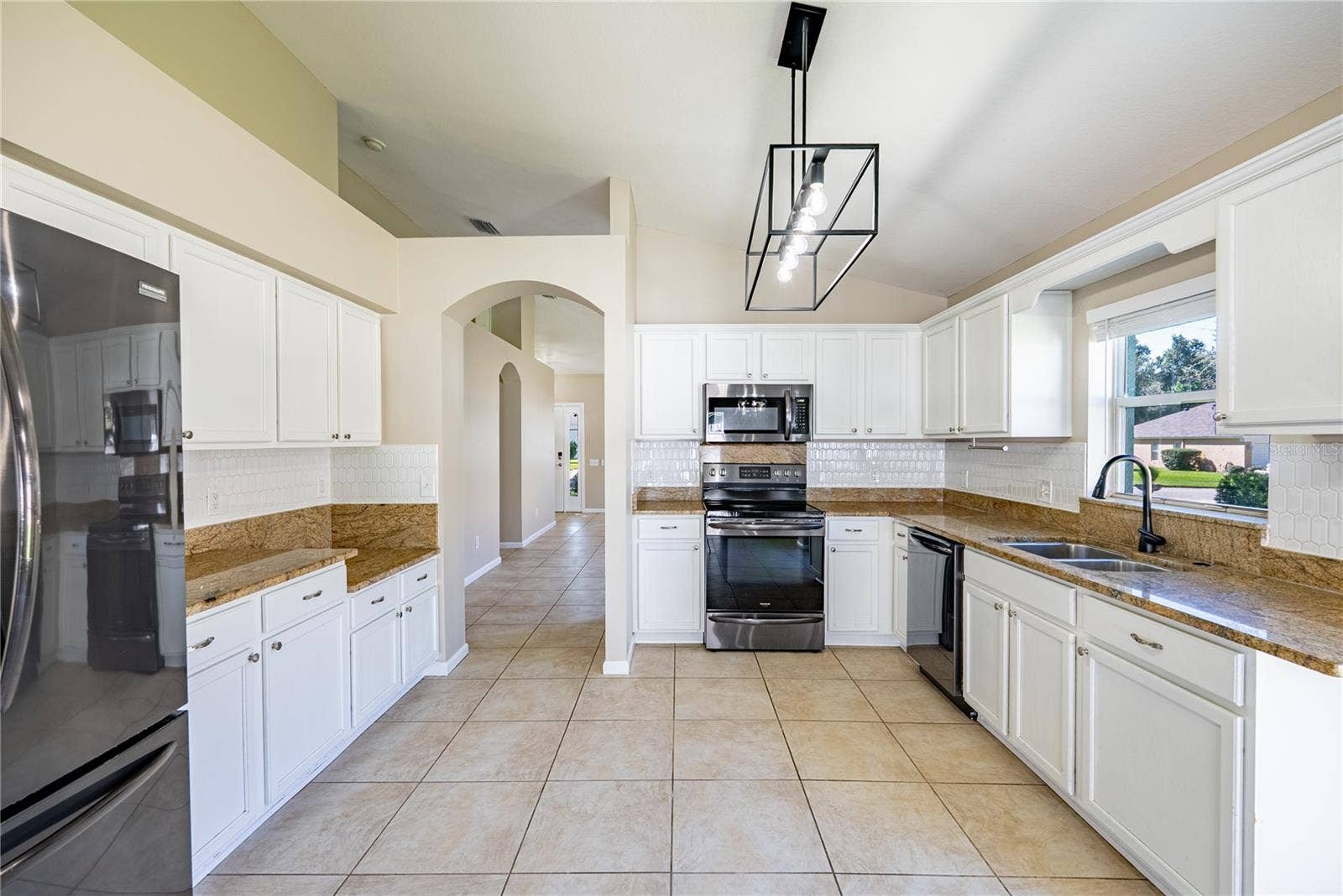 2022 SAMANTHA LANE, Valrico, FL 33594 2022 SAMANTHA LANE, Valrico, FL 33594