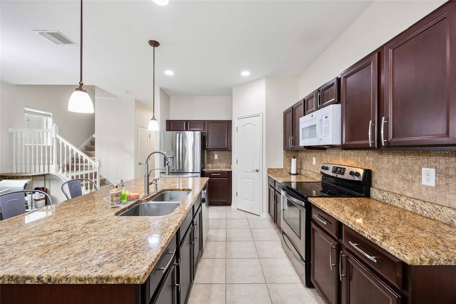9026 SIENNA MOSS LANE, Riverview, FL 33578 9026 SIENNA MOSS LANE, Riverview, FL 33578