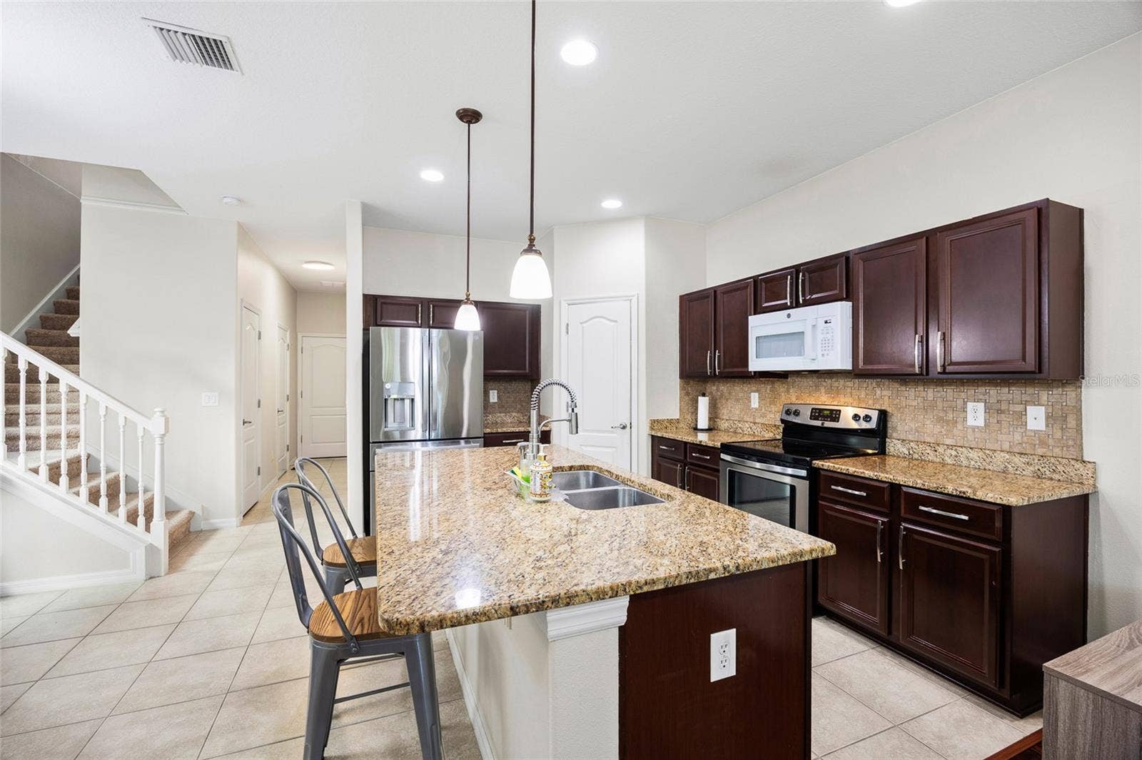 9026 SIENNA MOSS LANE, Riverview, FL 33578 9026 SIENNA MOSS LANE, Riverview, FL 33578