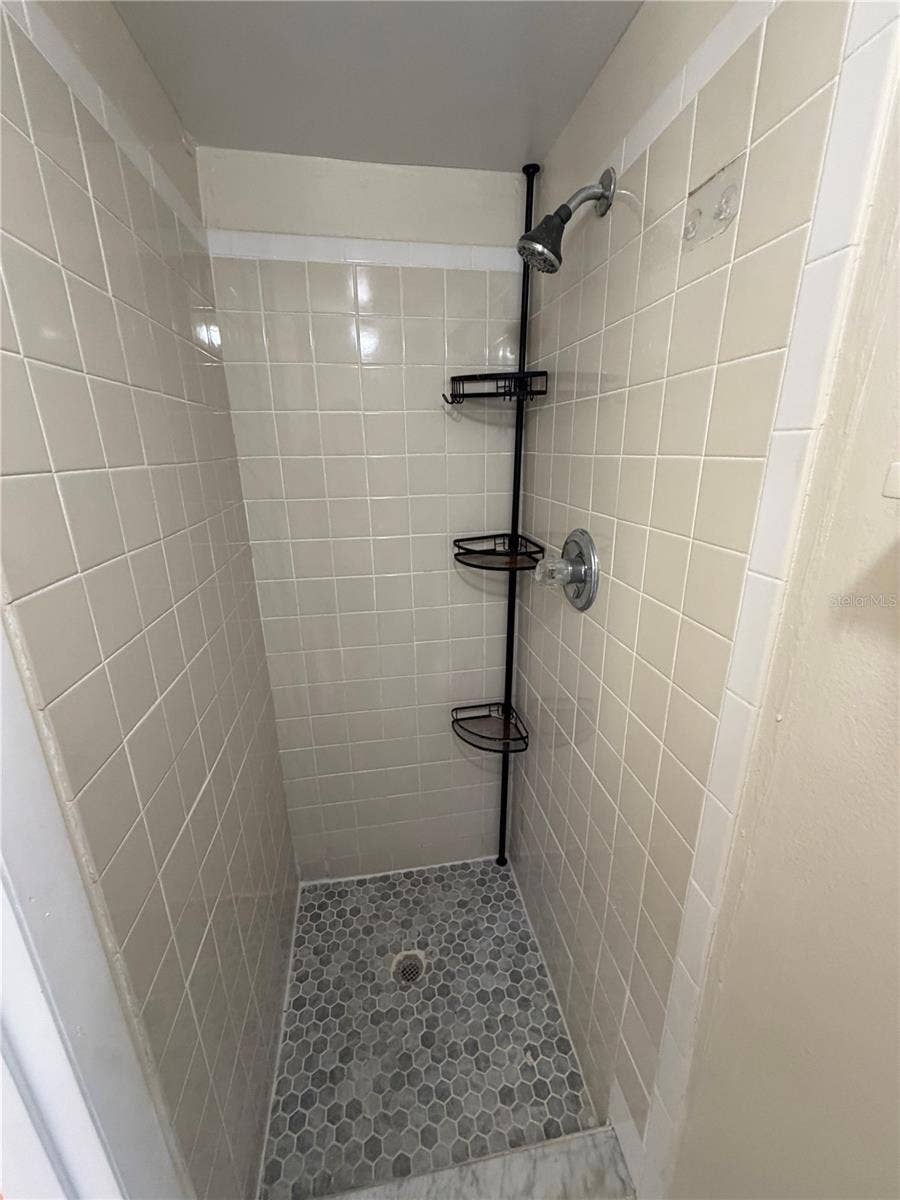 4022 OAK LIMB COURT, Tampa, FL 33614