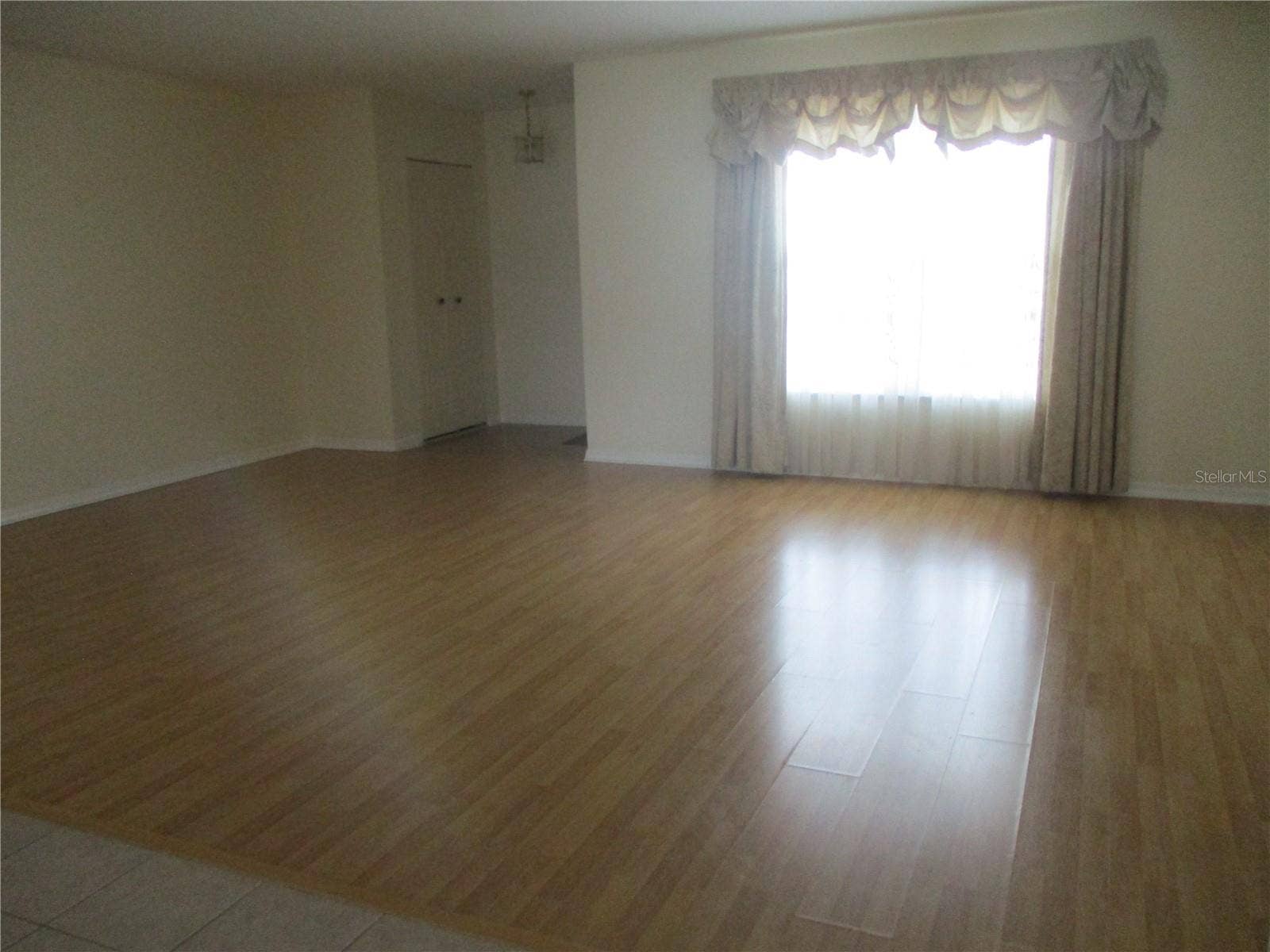 1703 CLOISTER DRIVE, Sun City Center, FL 33573 living room