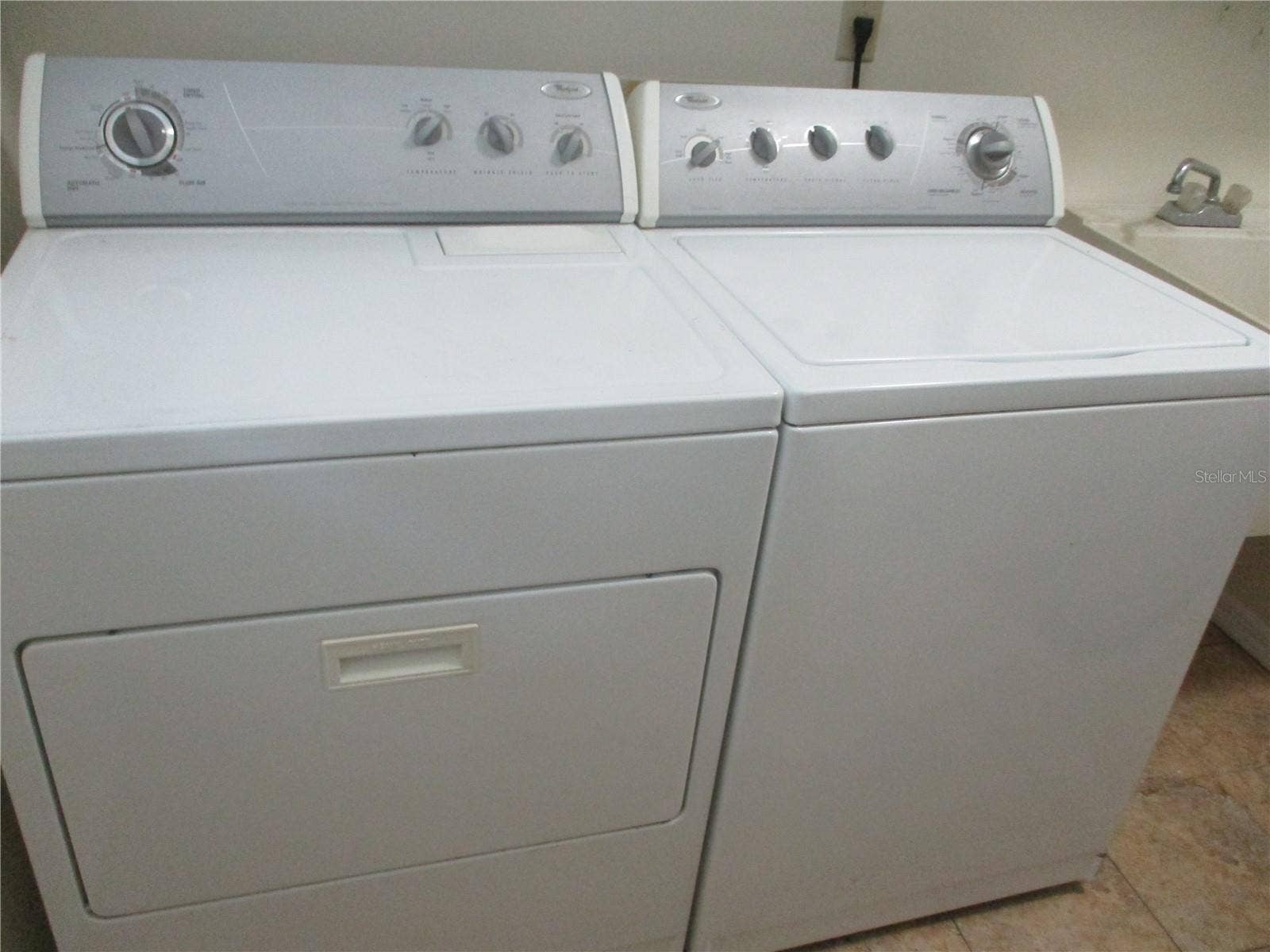 1703 CLOISTER DRIVE, Sun City Center, FL 33573 laundry