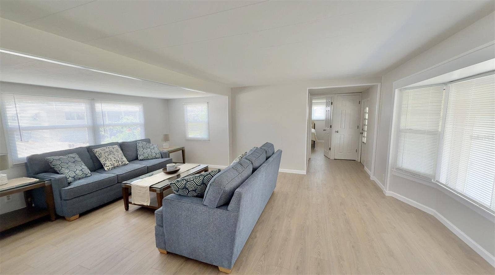 7173 MOUNT BRISTOL BOULEVARD NE, #458, St Petersburg, FL 33702 19' x 14' living room