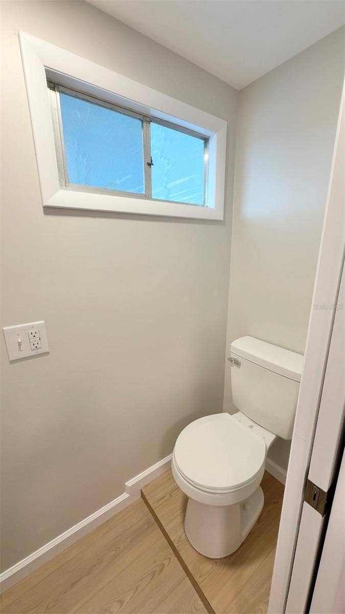 7173 MOUNT BRISTOL BOULEVARD NE, #458, St Petersburg, FL 33702 Guest bath
