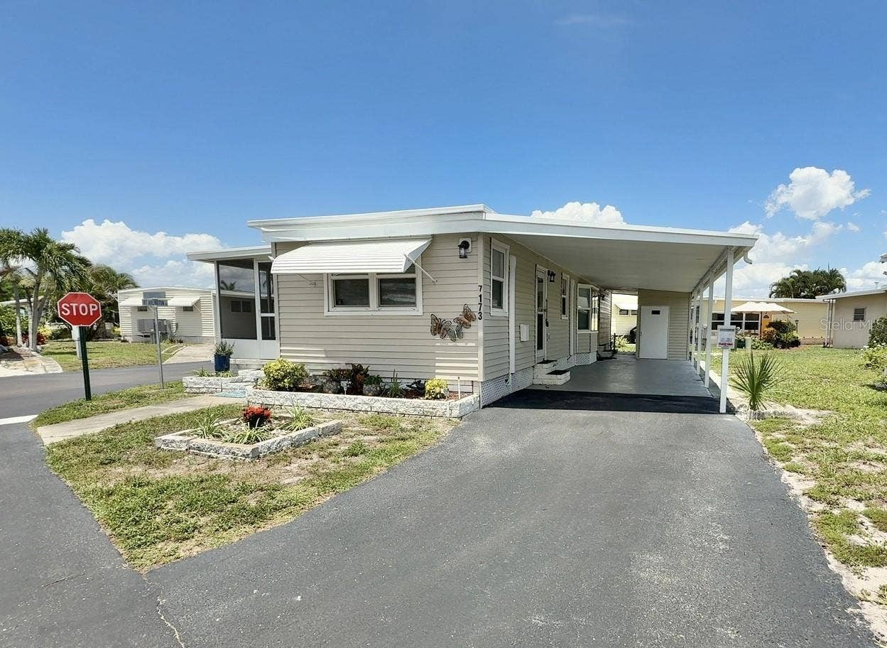 7173 MOUNT BRISTOL BOULEVARD NE, #458, St Petersburg, FL 33702 7173 MOUNT BRISTOL BOULEVARD NE, #458, St Petersburg, FL 33702