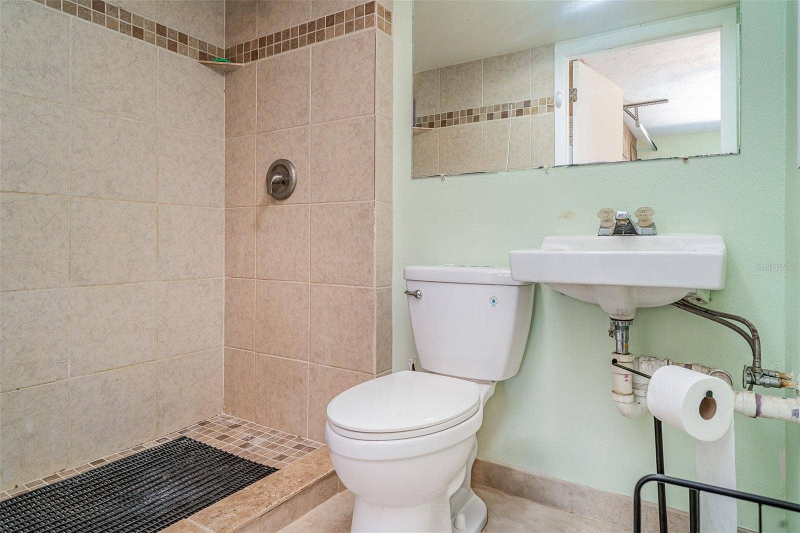 1305 GREENFIELD CIRCLE, Venice, FL 34292 Studio Bath