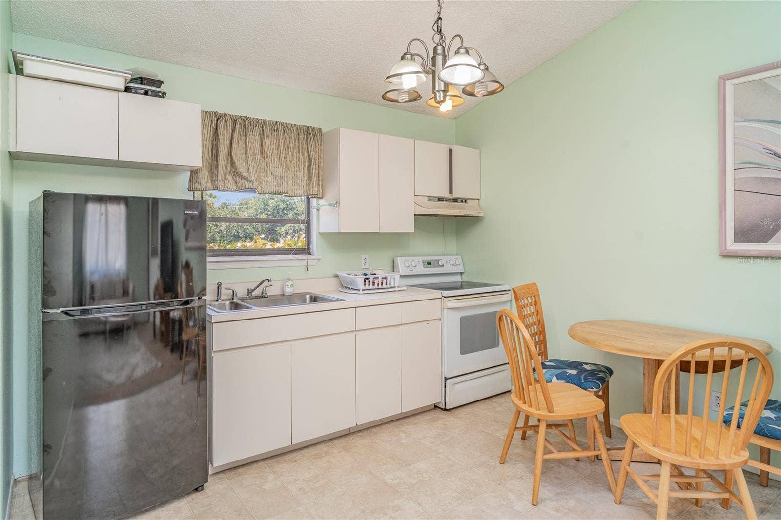1305 GREENFIELD CIRCLE, Venice, FL 34292 Guest Kitchen