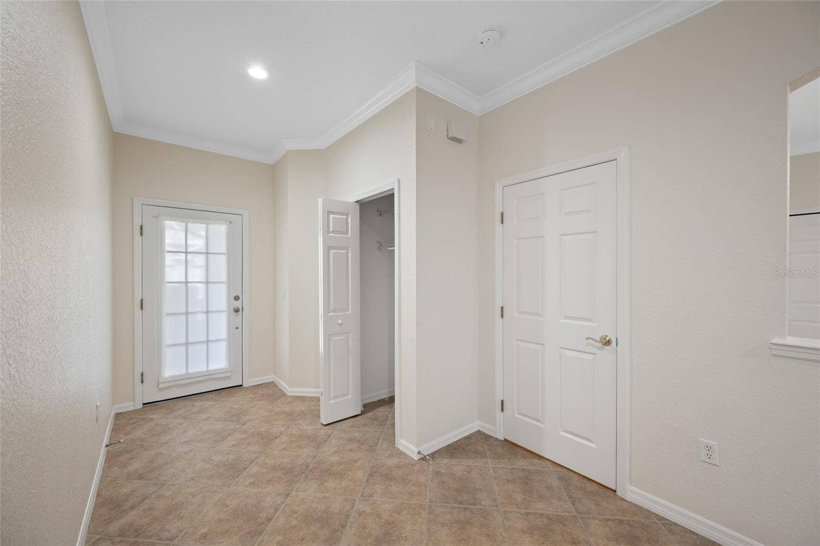 Reverse View of Foyer & Coat Closet!