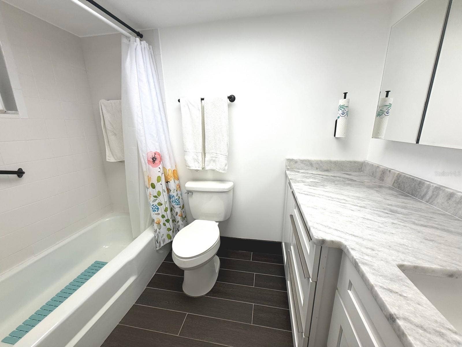 215 VALENCIA BOULEVARD, #107, Belleair Bluffs, FL 33770 UPDATED to PERFECTION