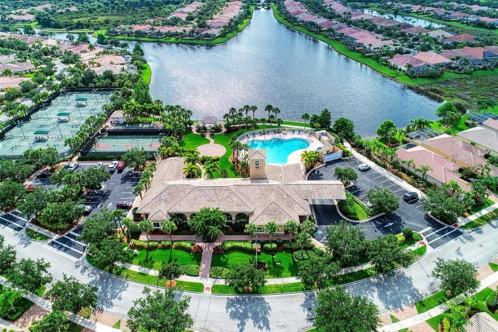 6058 BENEVENTO DRIVE, Sarasota, FL 34238 6058 BENEVENTO DRIVE, Sarasota, FL 34238