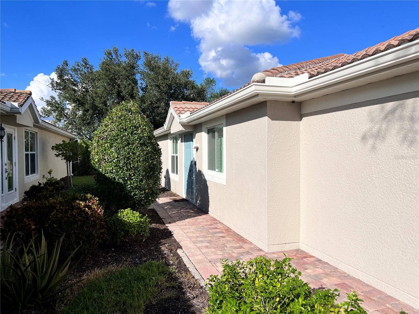6058 BENEVENTO DRIVE, Sarasota, FL 34238 6058 BENEVENTO DRIVE, Sarasota, FL 34238