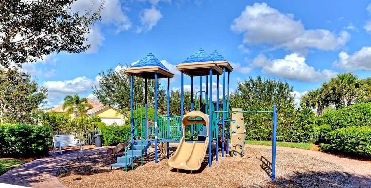 6058 BENEVENTO DRIVE, Sarasota, FL 34238 6058 BENEVENTO DRIVE, Sarasota, FL 34238