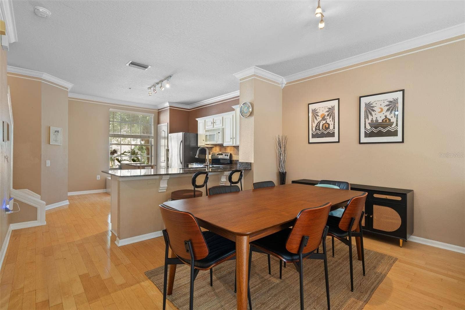 3181 BAYSHORE OAKS DRIVE, Tampa, FL 33611 Dining area