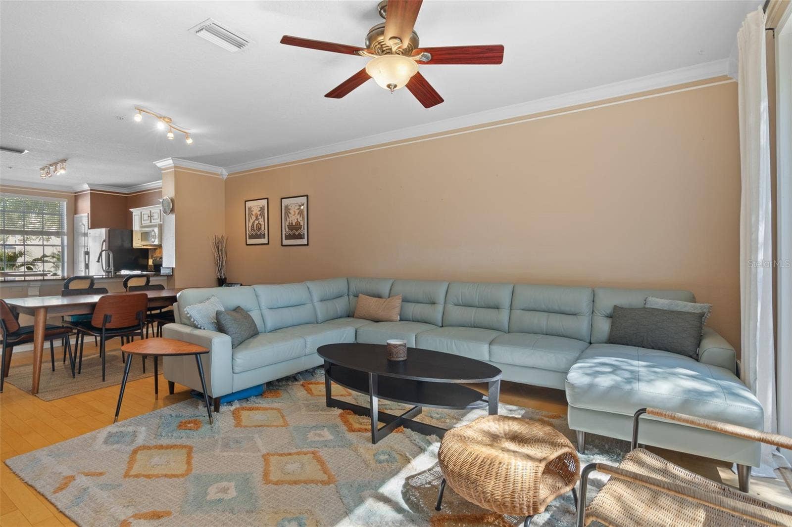 3181 BAYSHORE OAKS DRIVE, Tampa, FL 33611 Living and dining area