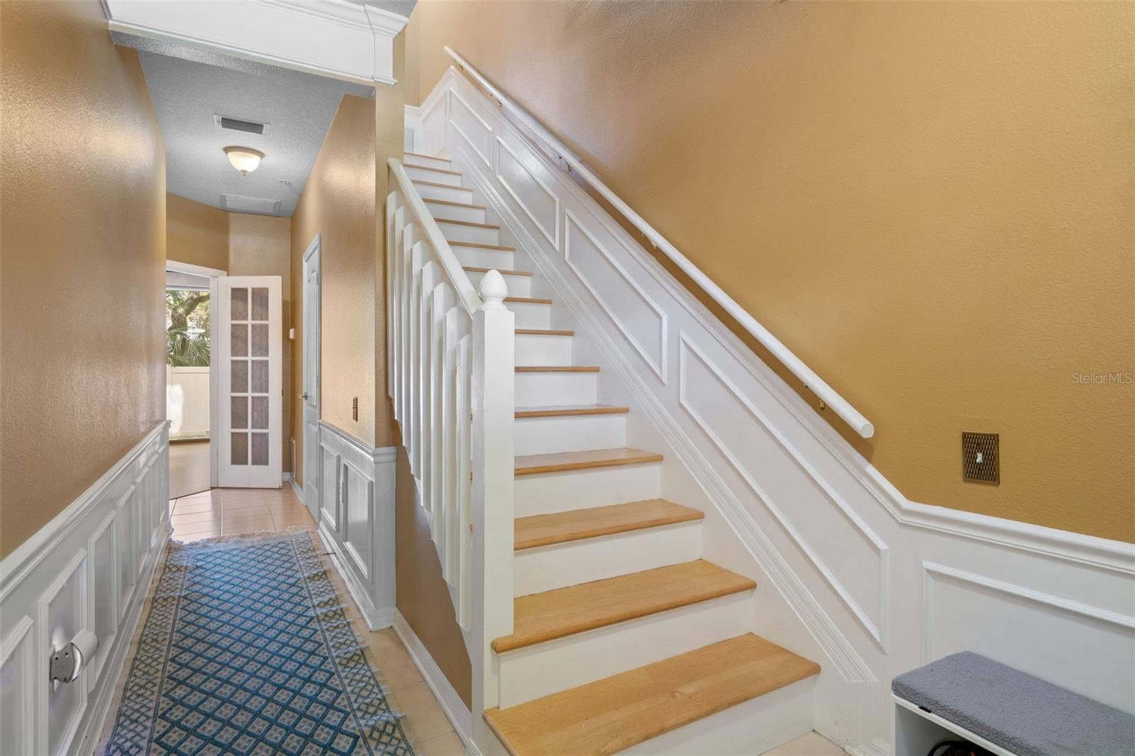 3181 BAYSHORE OAKS DRIVE, Tampa, FL 33611 Entry hallway and staircase