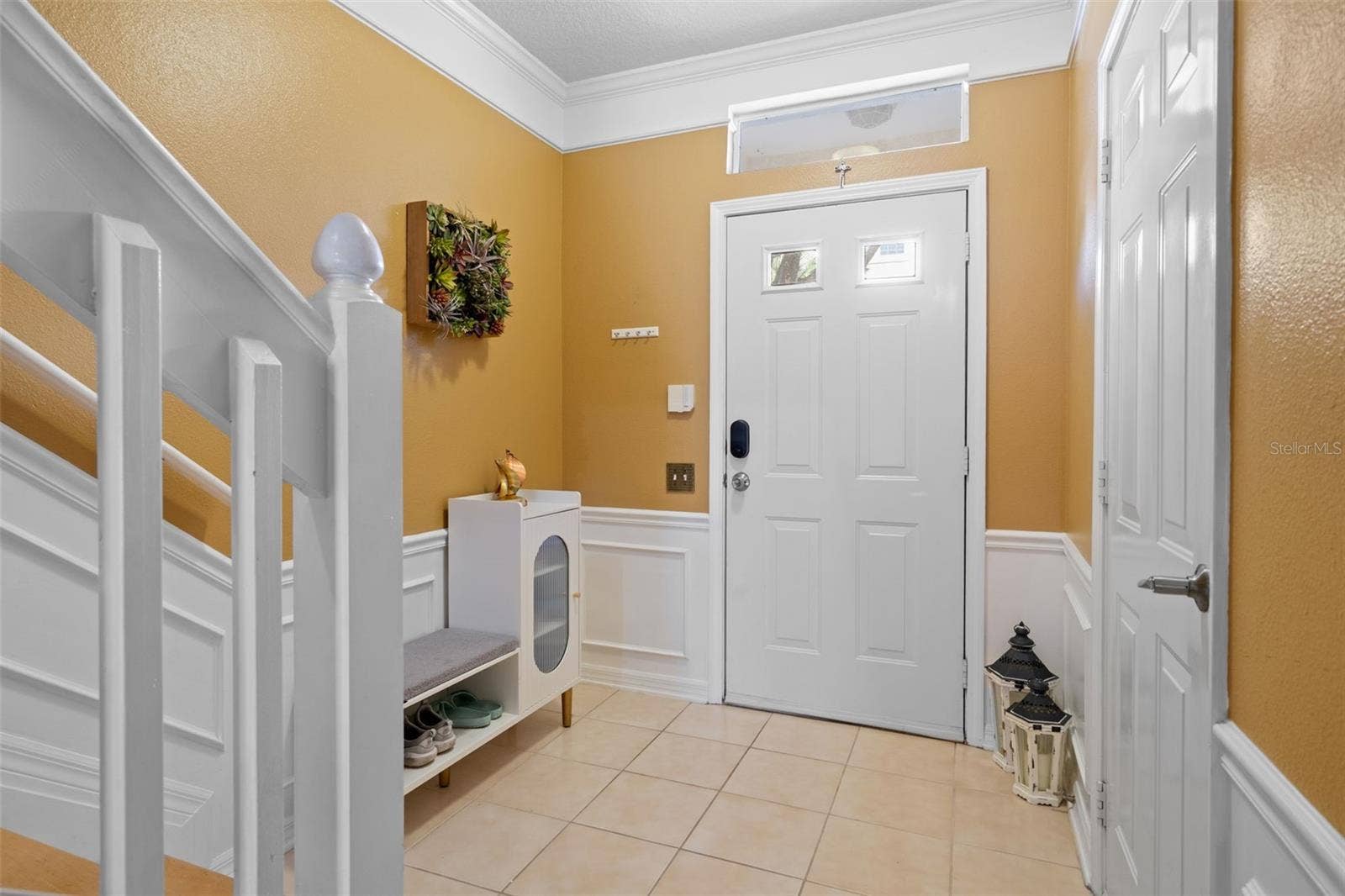3181 BAYSHORE OAKS DRIVE, Tampa, FL 33611 Entry foyer