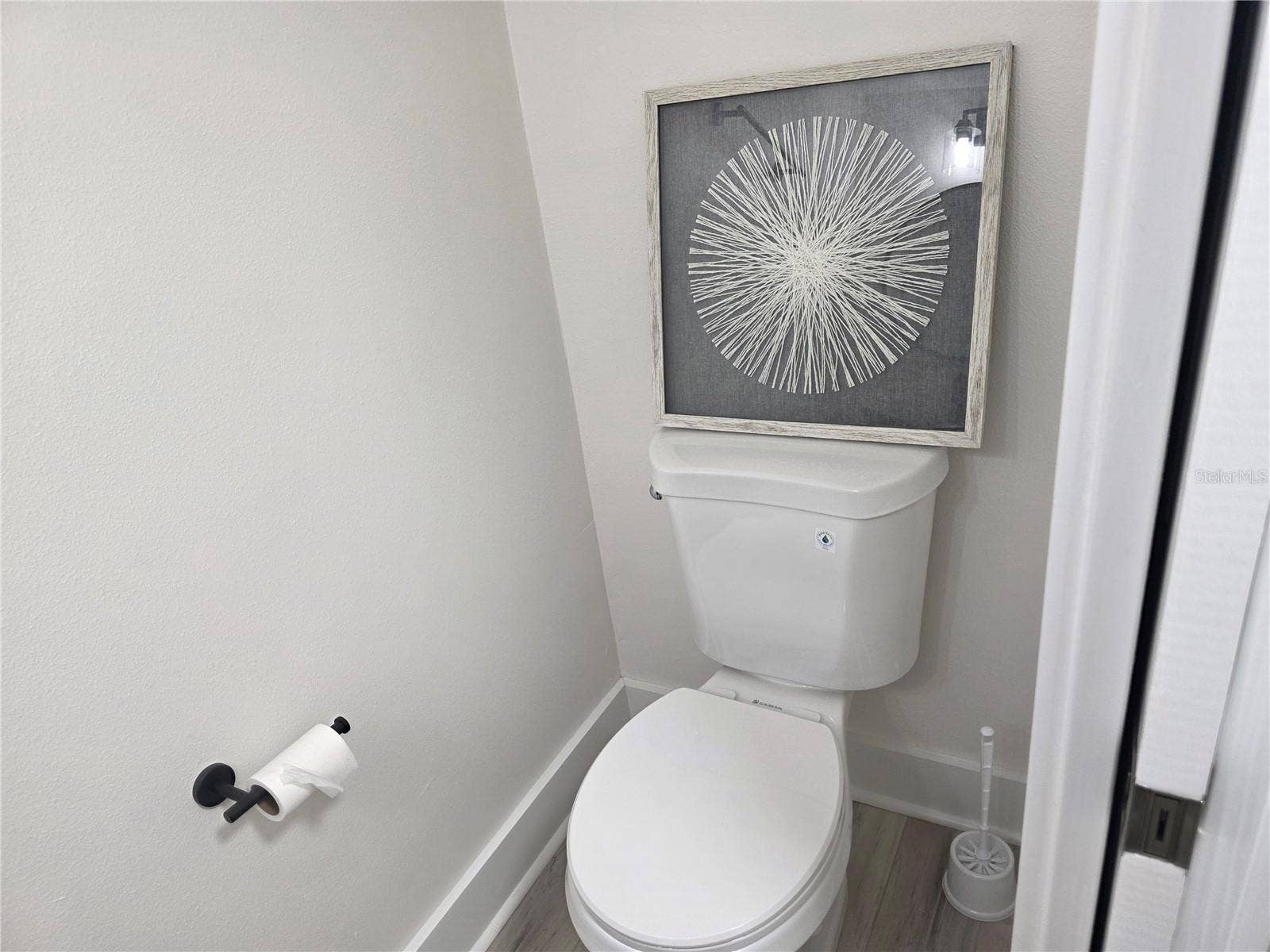 Guest 1/2 bath