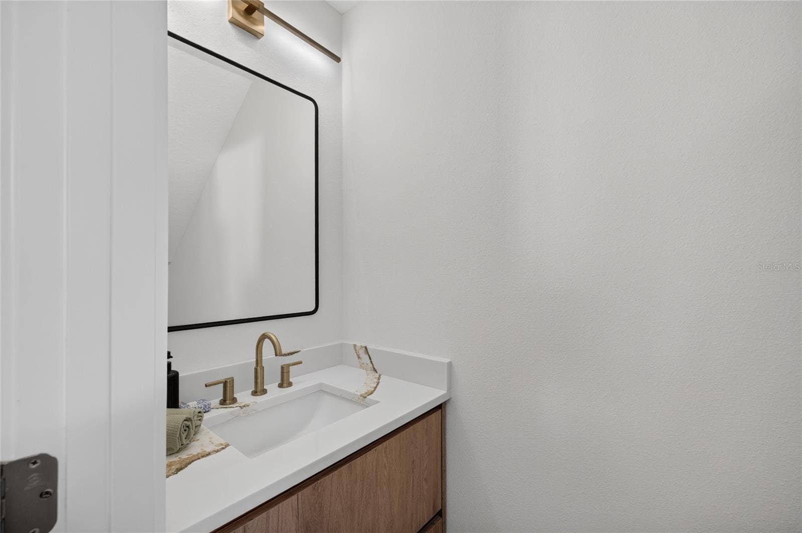 2601 N ALBANY AVENUE, Tampa, FL 33607 Half Bath