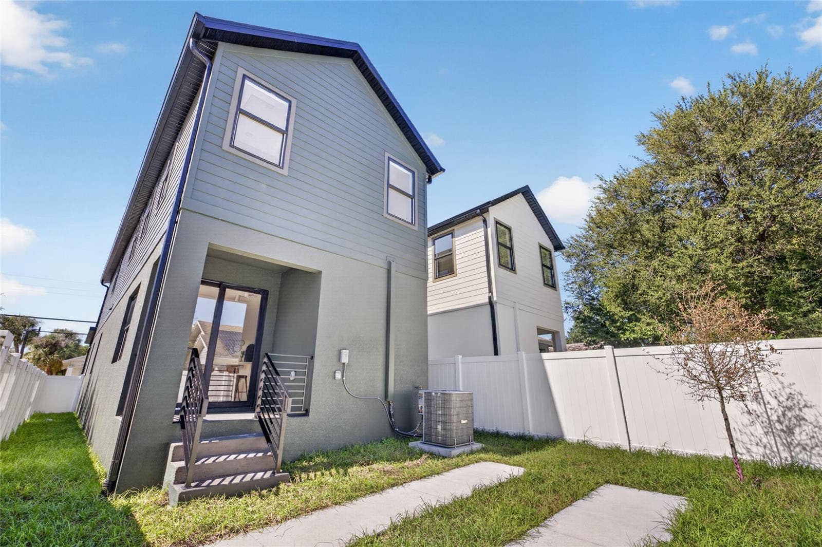 2601 N ALBANY AVENUE, Tampa, FL 33607 Backyard