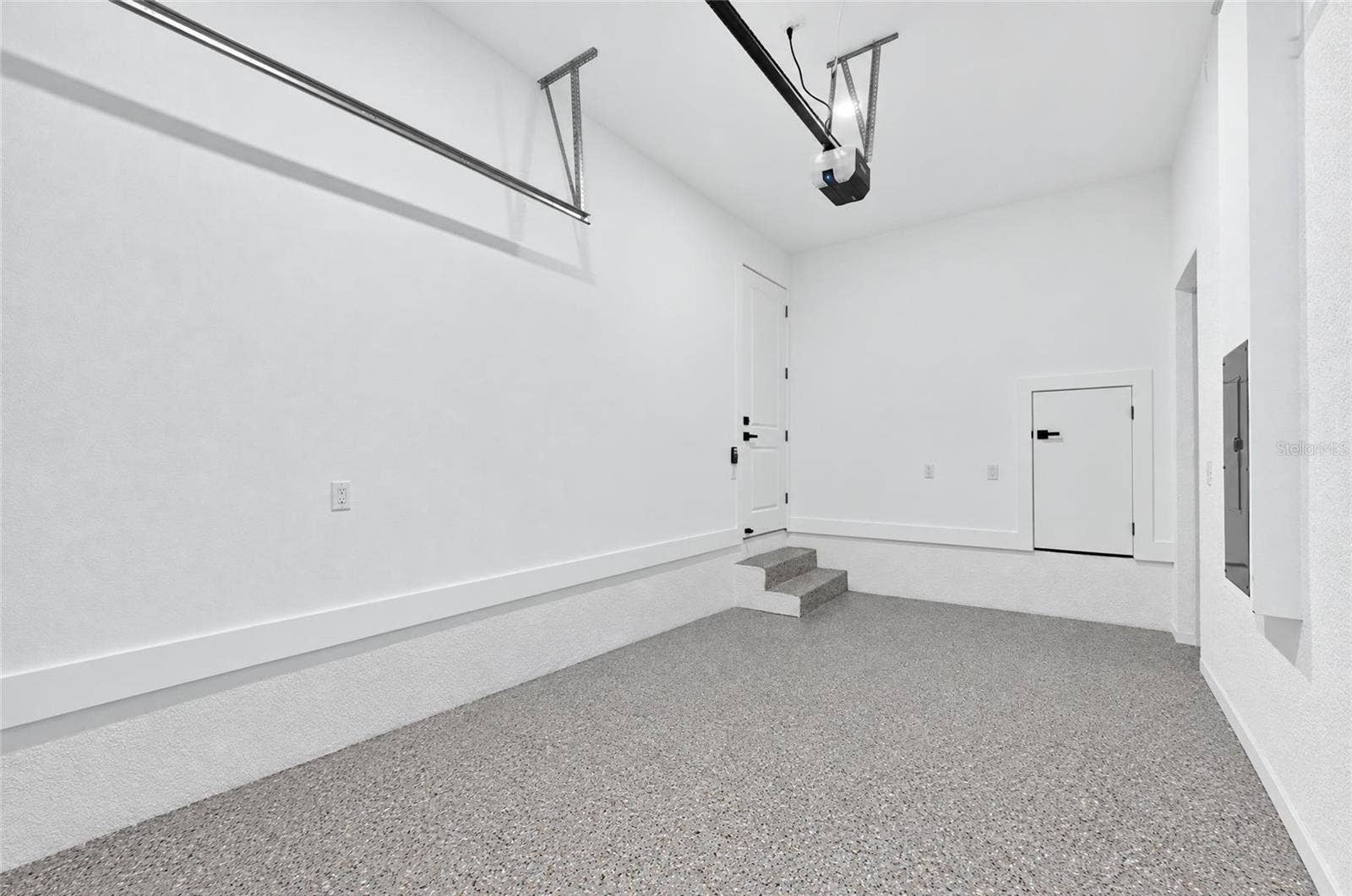 2601 N 1/2 ALBANY AVENUE, Tampa, FL 33607 2601 N 1/2 ALBANY AVENUE, Tampa, FL 33607