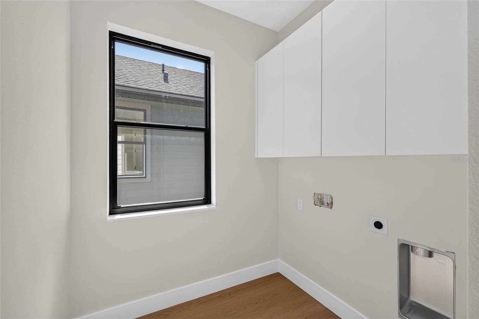 2601 N 1/2 ALBANY AVENUE, Tampa, FL 33607 Laundry Room