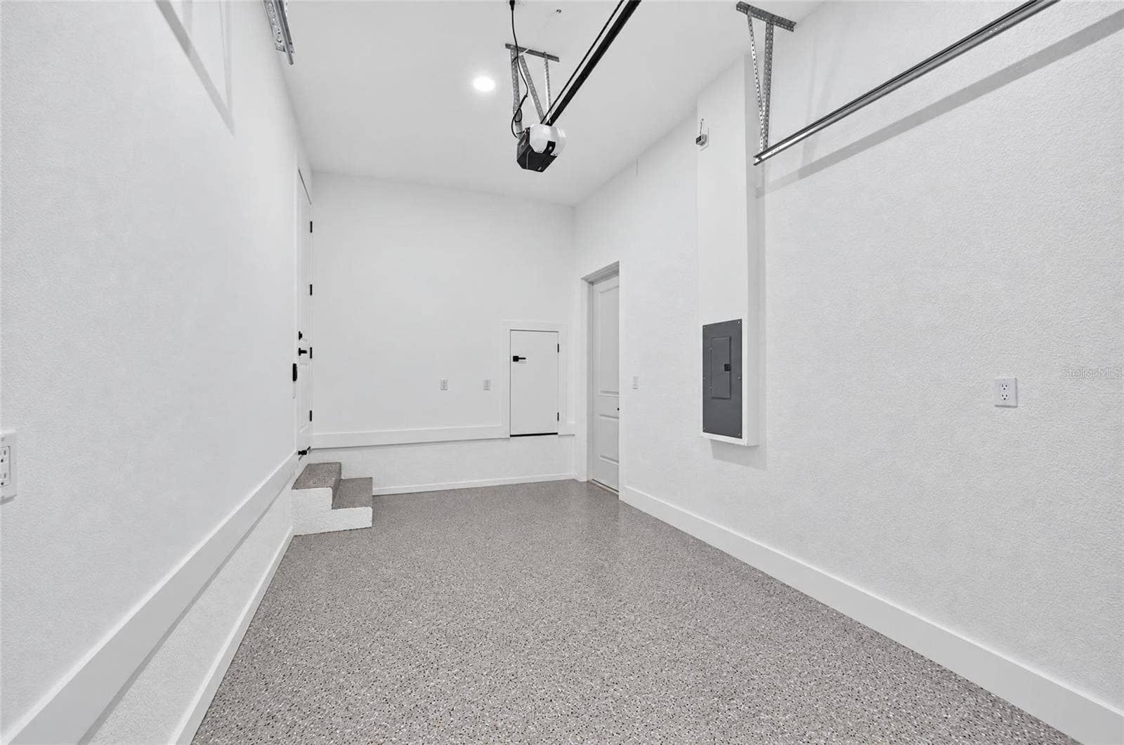 2601 N 1/2 ALBANY AVENUE, Tampa, FL 33607 2601 N 1/2 ALBANY AVENUE, Tampa, FL 33607