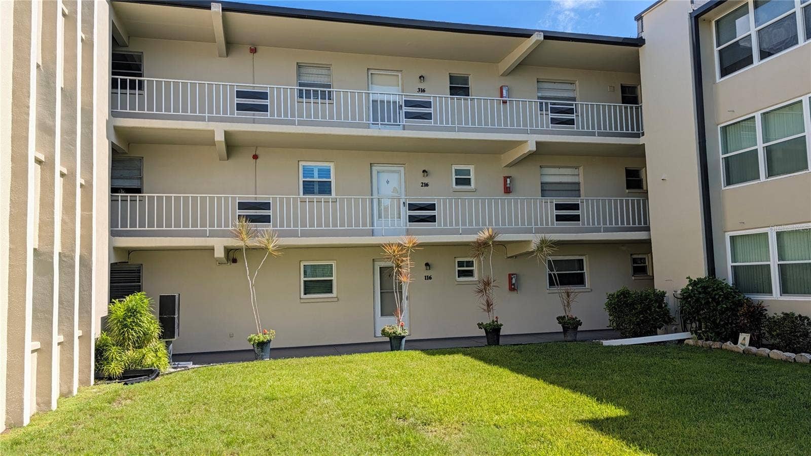 9940 47TH AVENUE N, #206, St Petersburg, FL 33708