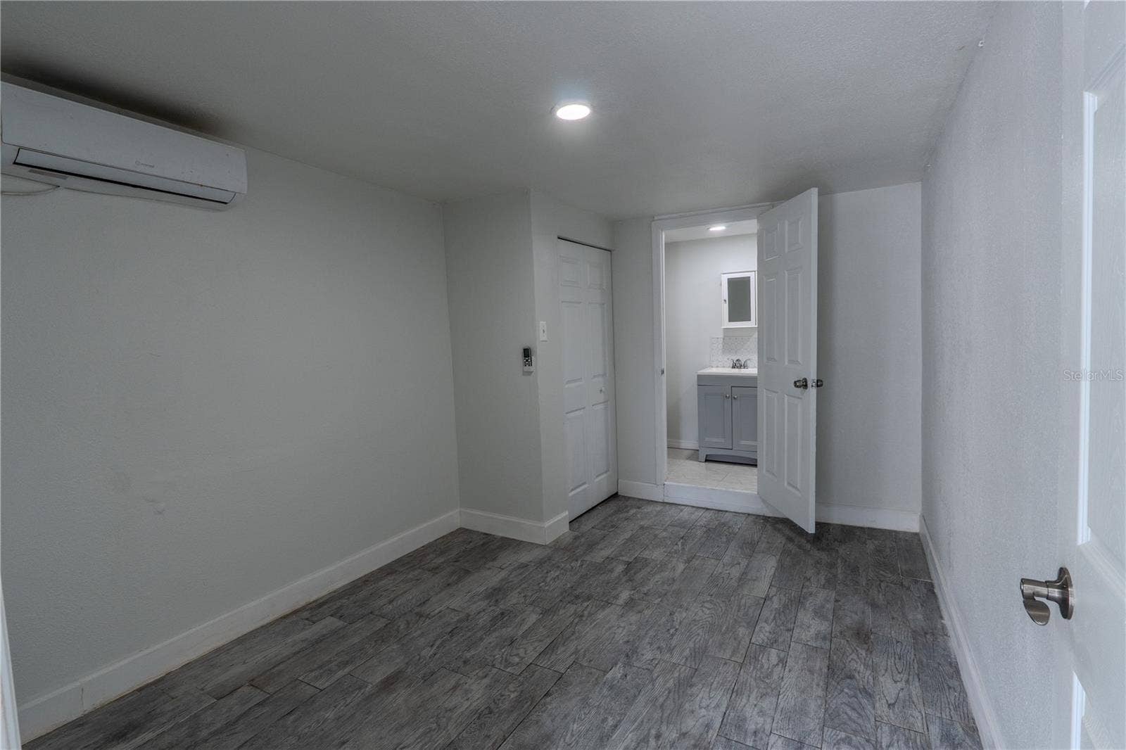 8819 W BROAD STREET, Tampa, FL 33615