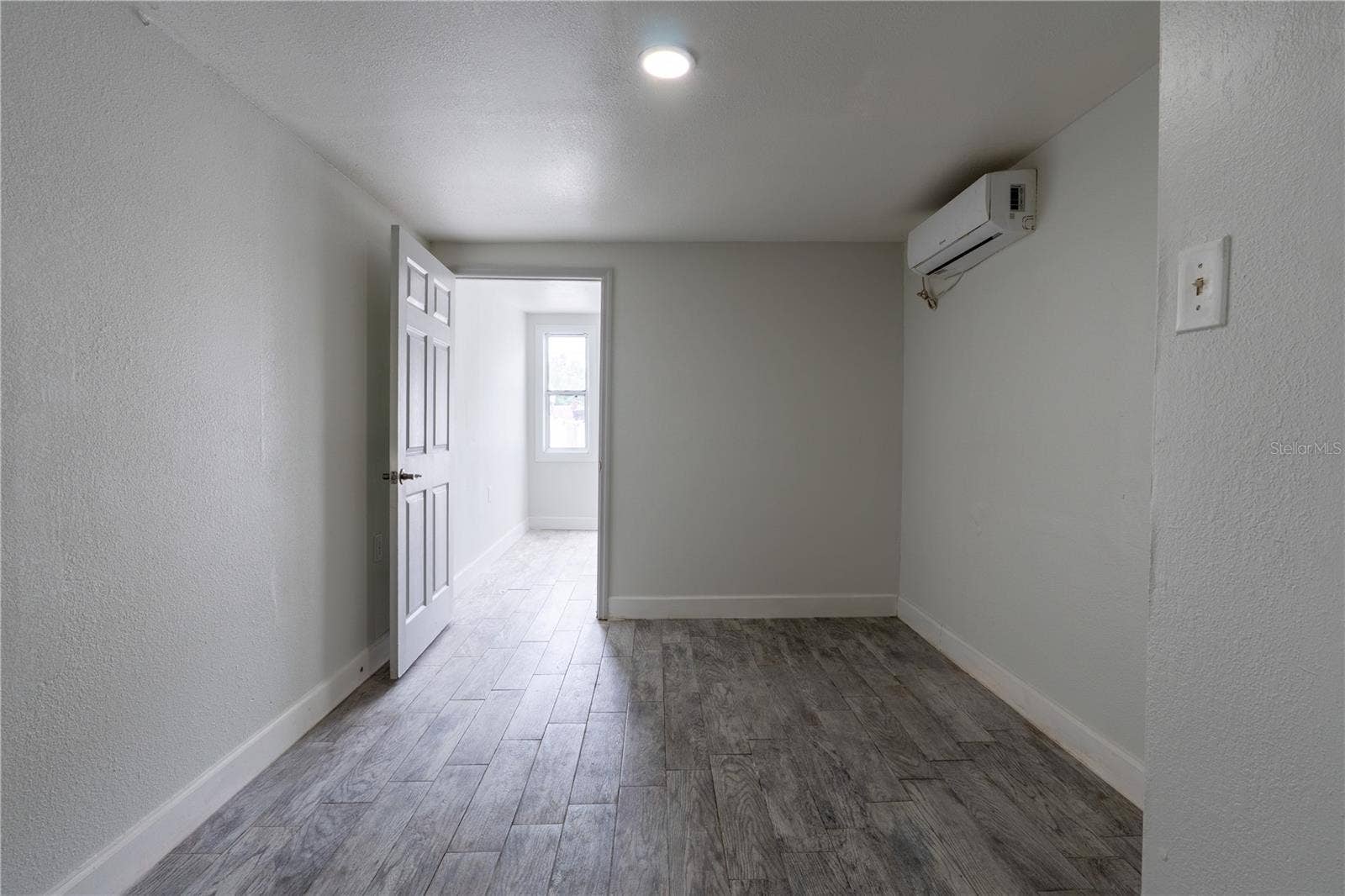 8819 W BROAD STREET, Tampa, FL 33615