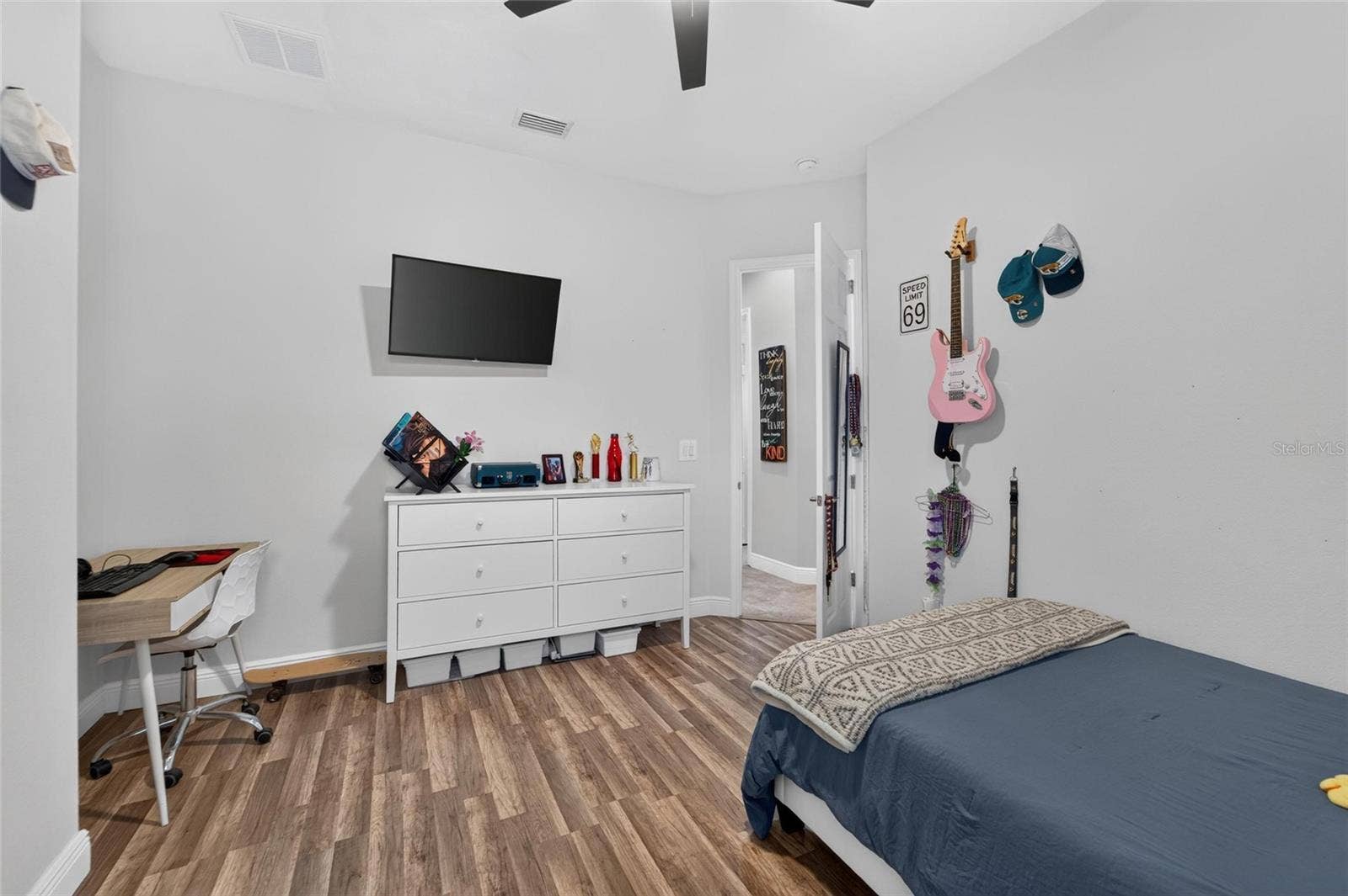 7007 COVINGTON STONE AVENUE, Apollo Beach, FL 33572 7007 COVINGTON STONE AVENUE, Apollo Beach, FL 33572