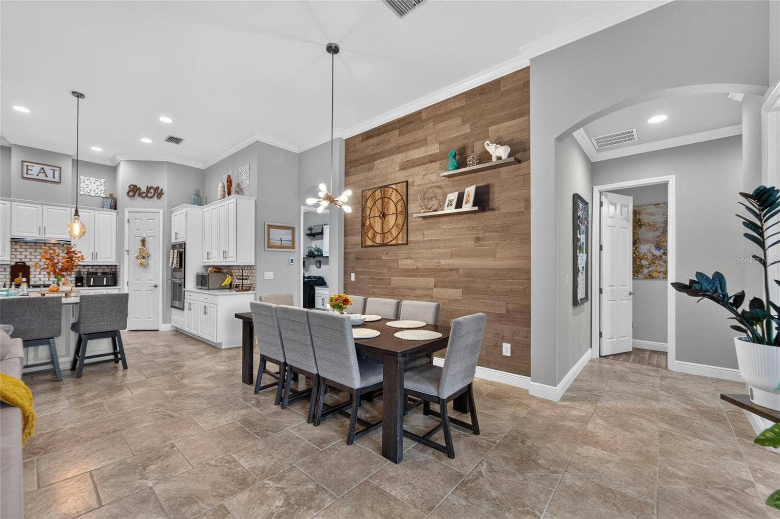 7007 COVINGTON STONE AVENUE, Apollo Beach, FL 33572 7007 COVINGTON STONE AVENUE, Apollo Beach, FL 33572