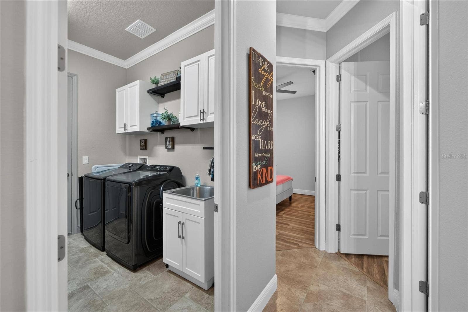 7007 COVINGTON STONE AVENUE, Apollo Beach, FL 33572 7007 COVINGTON STONE AVENUE, Apollo Beach, FL 33572