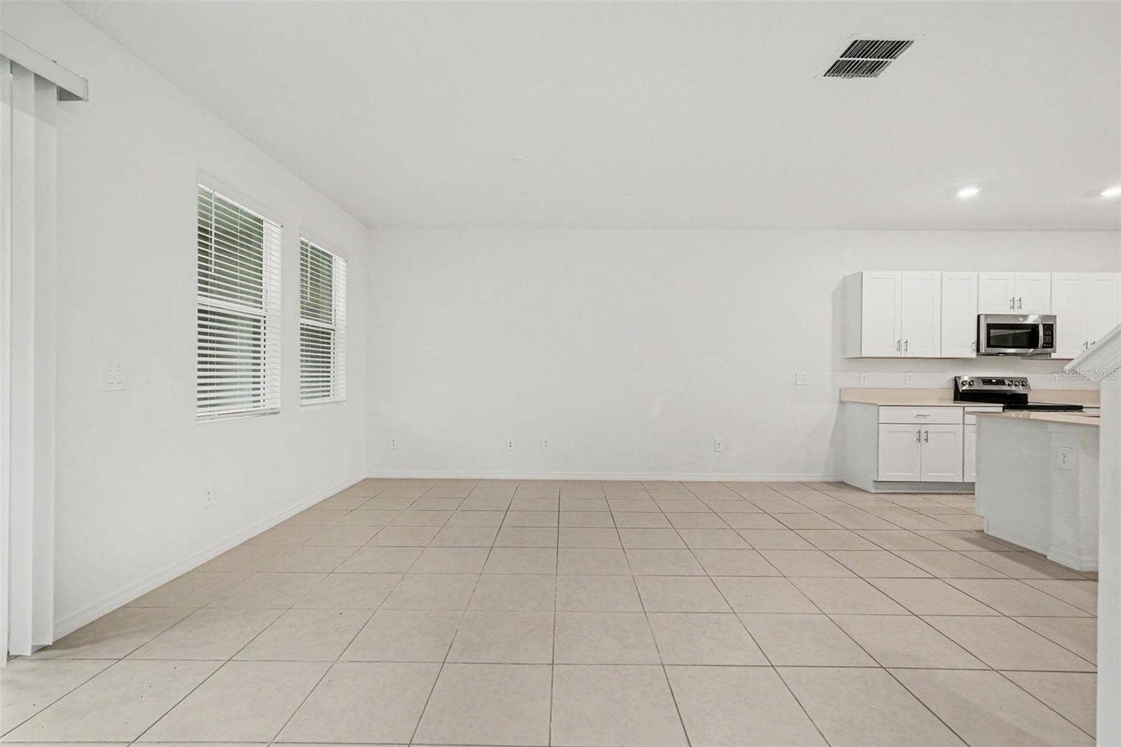 3332 LAPIS LAKE DRIVE, Zephyrhills, FL 33541