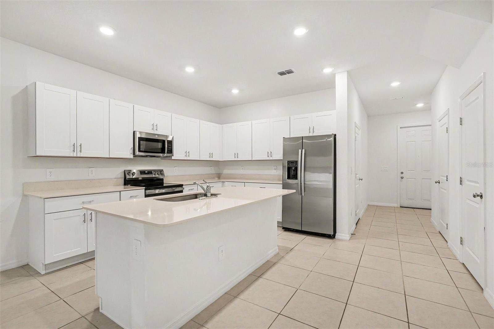 3332 LAPIS LAKE DRIVE, Zephyrhills, FL 33541