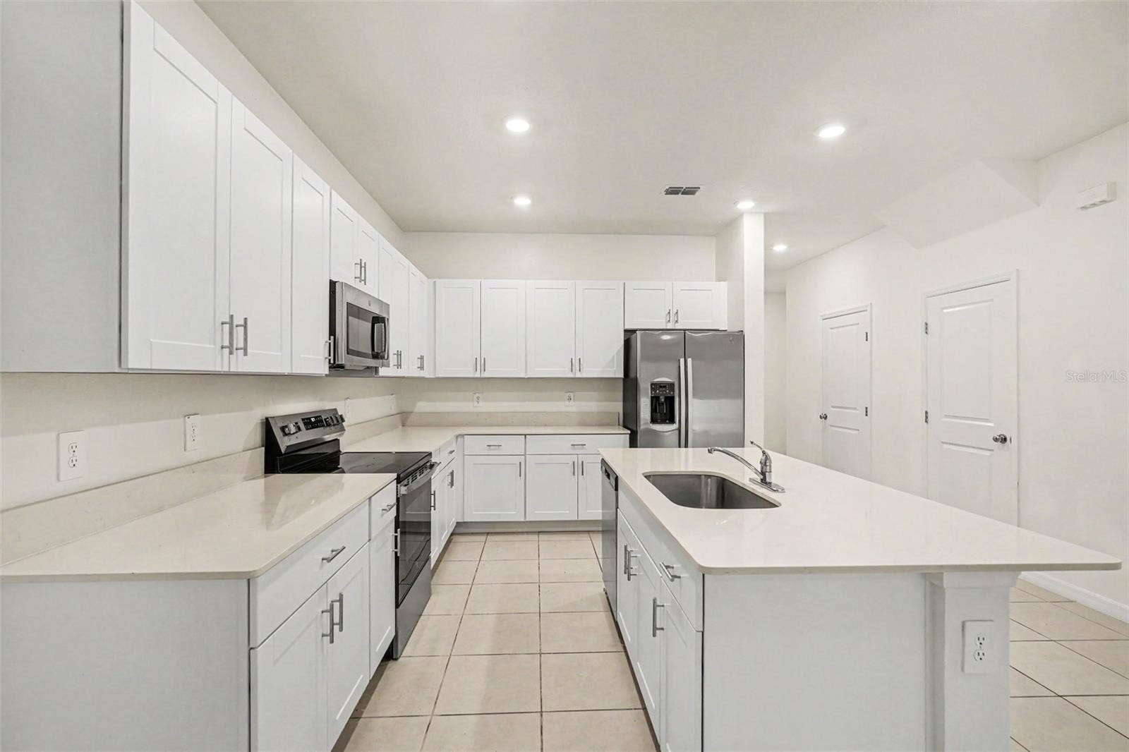 3332 LAPIS LAKE DRIVE, Zephyrhills, FL 33541