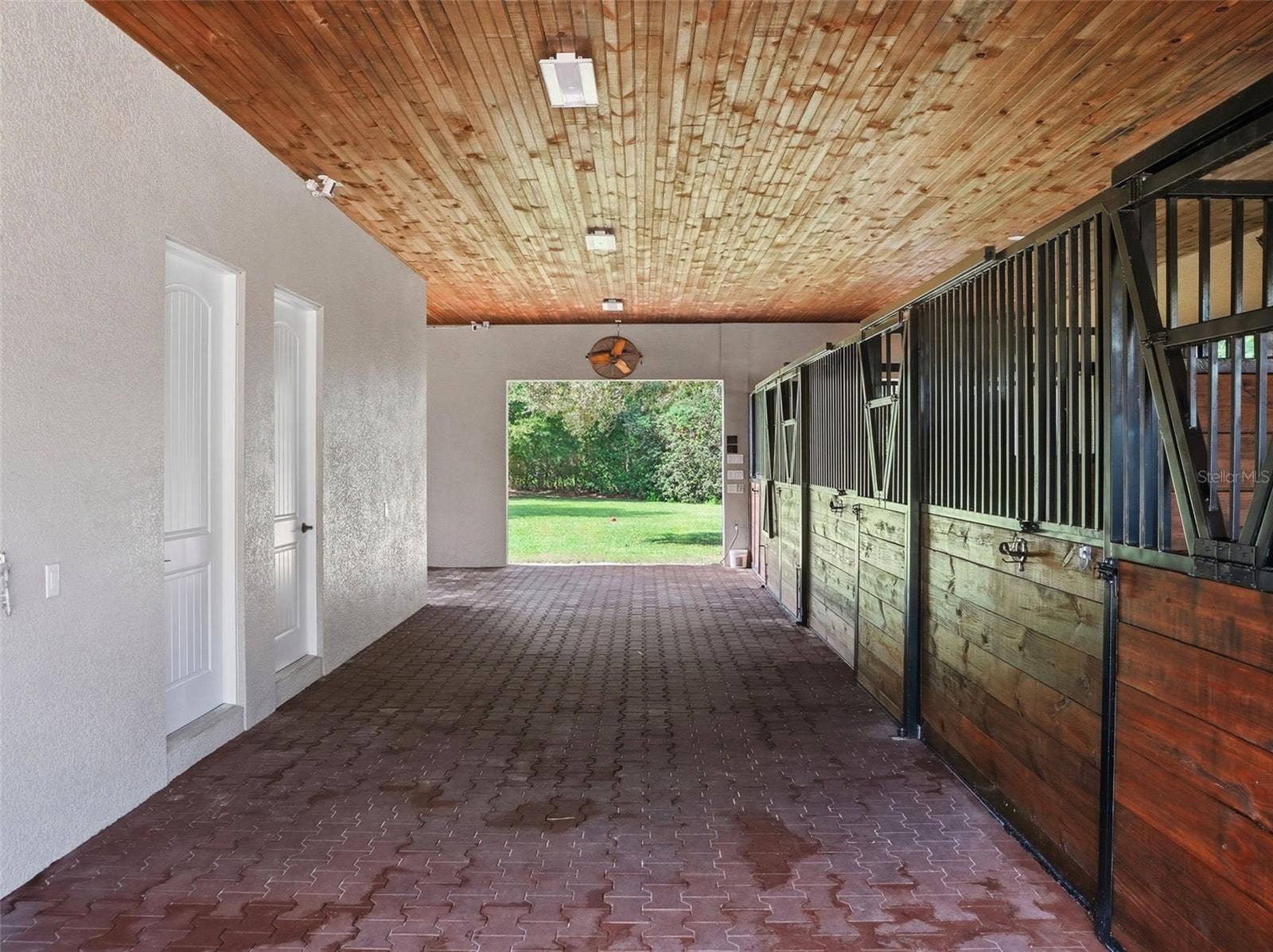 1450 VIRGINIA LEE CIRCLE, Brooksville, FL 34602 4 Stalls (one with a sliding partition)