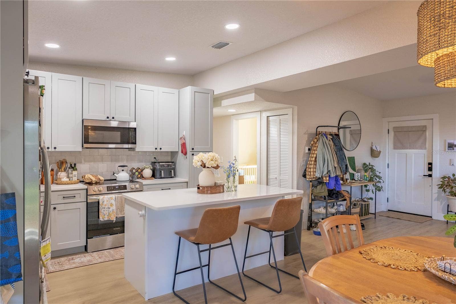 8485 PELICAN LANE, Seminole, FL 33777 8485 PELICAN LANE, Seminole, FL 33777