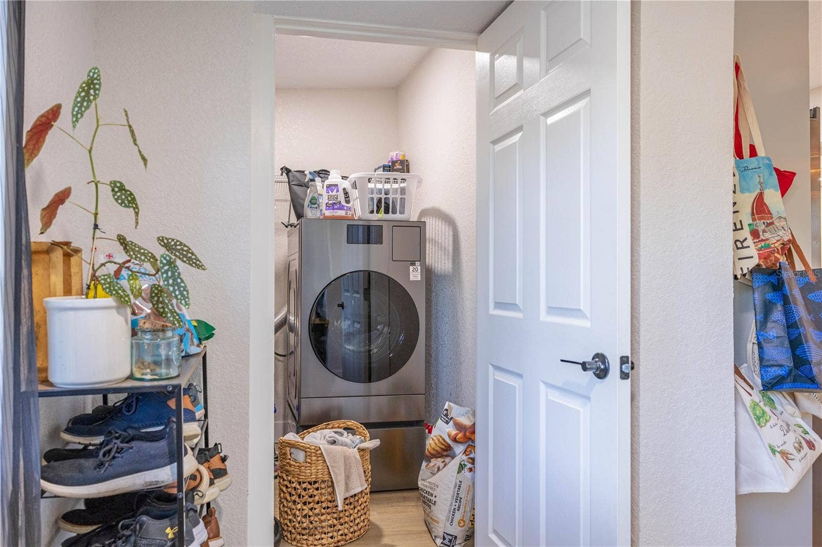 8485 PELICAN LANE, Seminole, FL 33777 8485 PELICAN LANE, Seminole, FL 33777