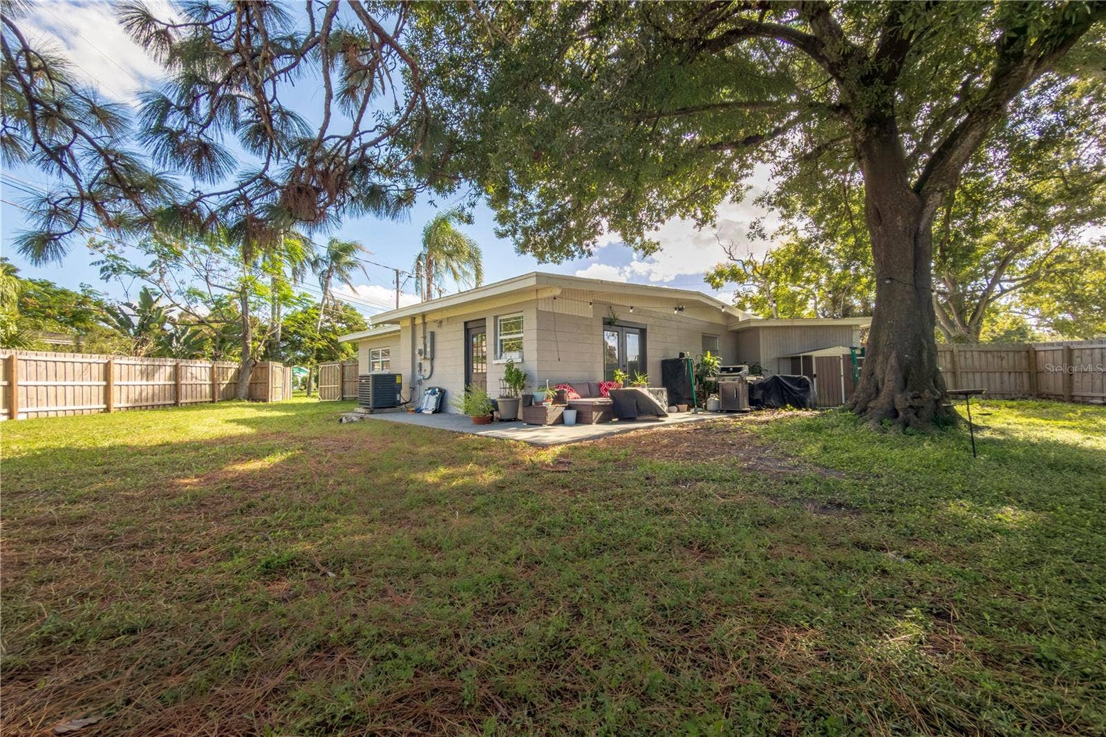8485 PELICAN LANE, Seminole, FL 33777 8485 PELICAN LANE, Seminole, FL 33777