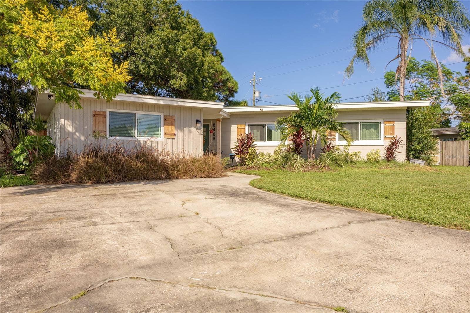 8485 PELICAN LANE, Seminole, FL 33777 8485 PELICAN LANE, Seminole, FL 33777