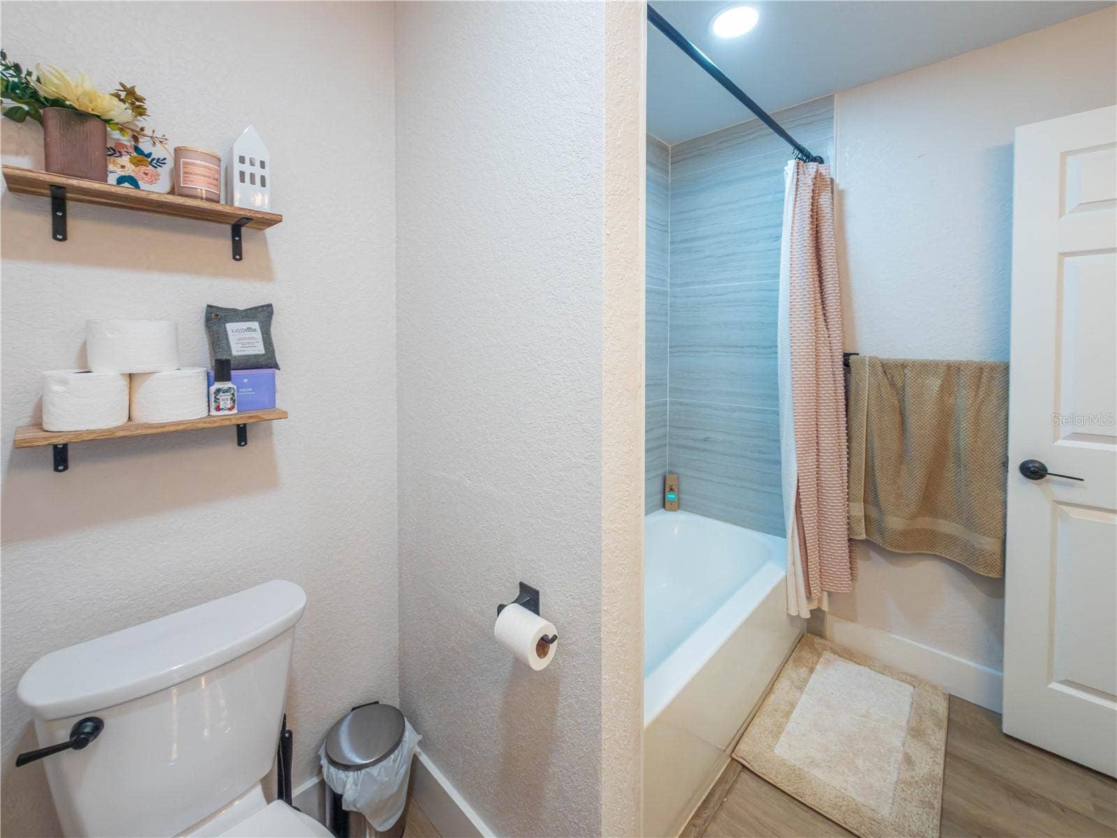 8485 PELICAN LANE, Seminole, FL 33777 8485 PELICAN LANE, Seminole, FL 33777