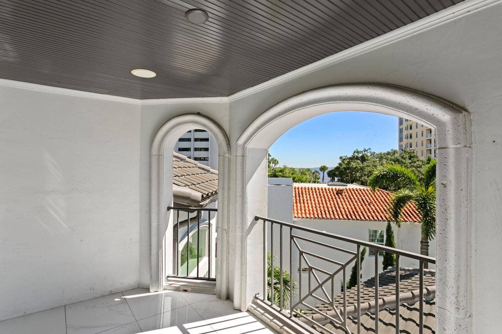 2913 W KNIGHTS AVENUE, Tampa, FL 33611 2913 W KNIGHTS AVENUE, Tampa, FL 33611